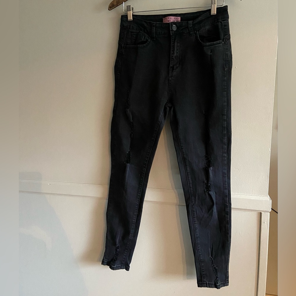 🌸 Butt I Love You 🌸 semi distressed skinny jeans